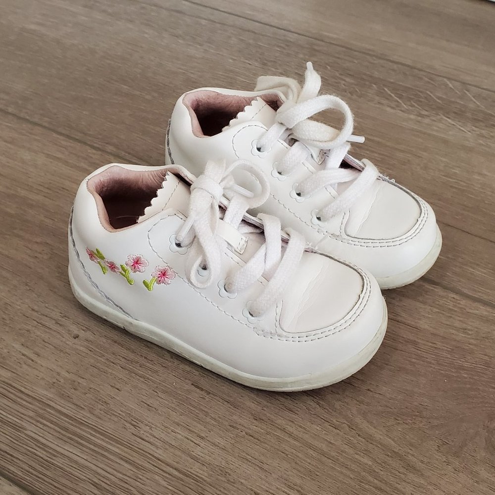 Stride Rite SRT Emilia Toddler Sneakers, Size 6W